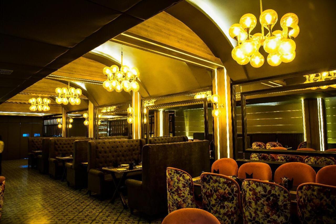Dng The Grand Hotel Kānpur Eksteriør bilde